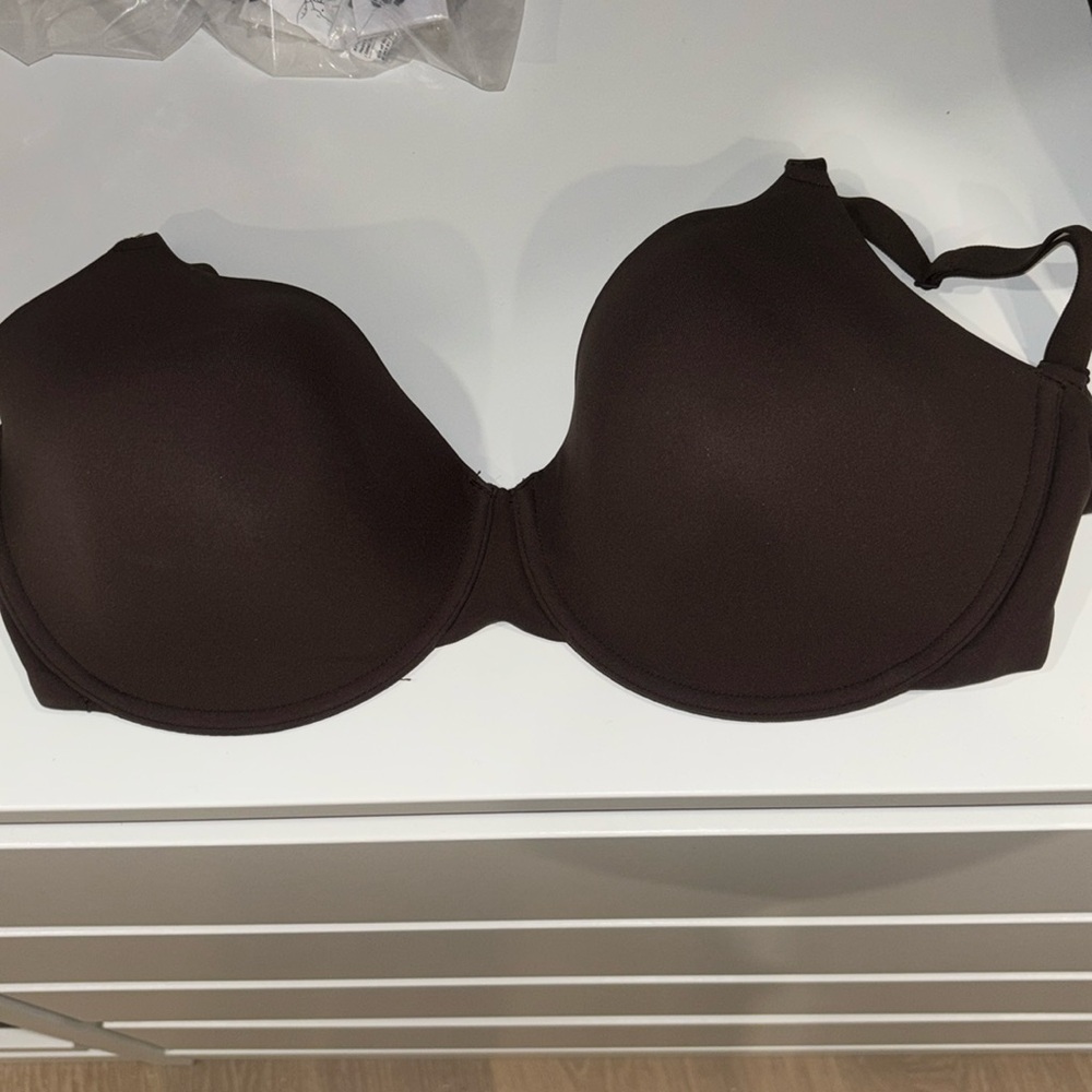 SKIMS fits everyone t shirt bra